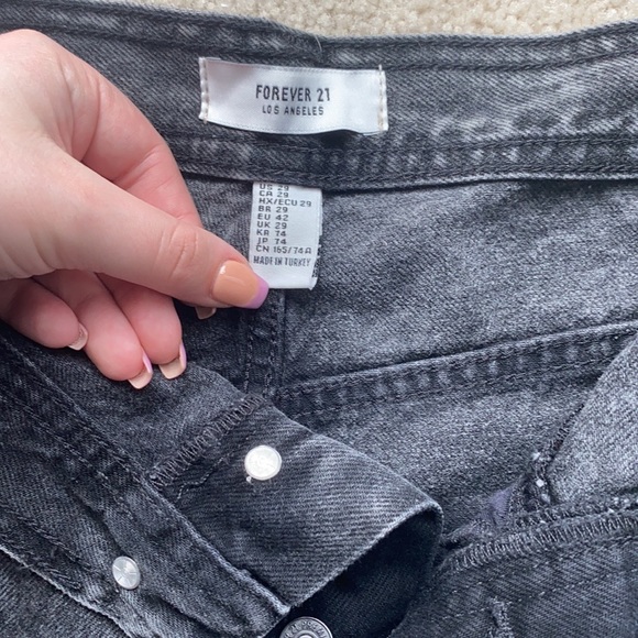 Forever 21 Boyfriend Jeans - Picture 2 of 4